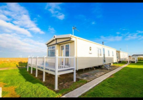 MP124 - Camber Sands Holiday Park - Sleeps 6 - Full Decking - Beautiful Marsh Views